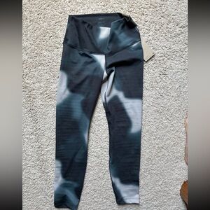 NWT Nike Yoga Dri-Fit 7/8 High Rise Gradient Dye Leggings